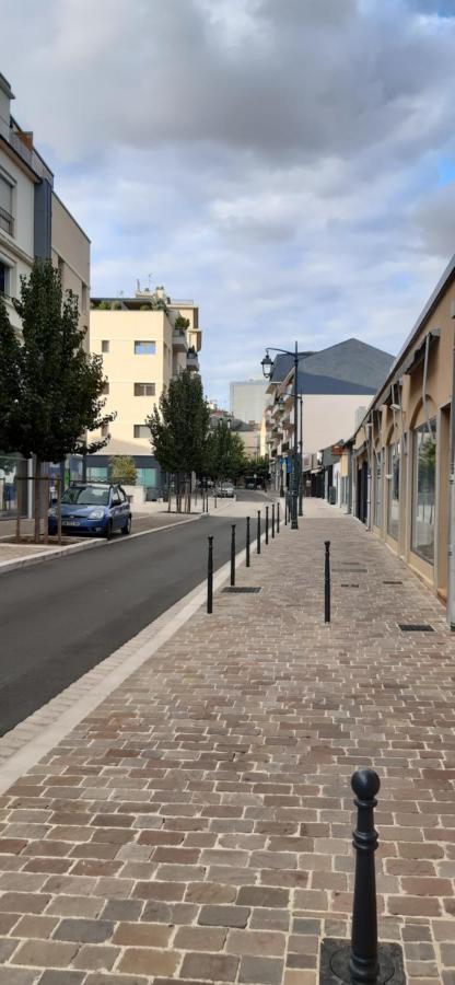 شقة Studio Hyper Centre Avec Balcon Châteauroux المظهر الخارجي الصورة